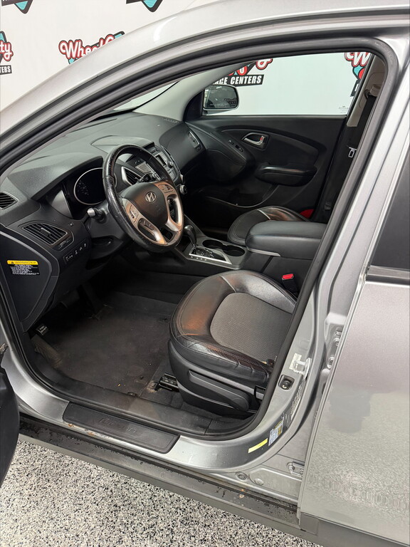 2013 Hyundai TUCSON GLS; LIMITED