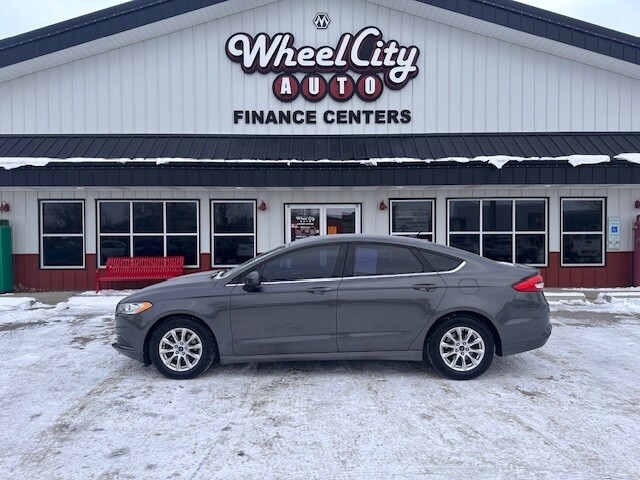 2017 Ford Fusion S's photo