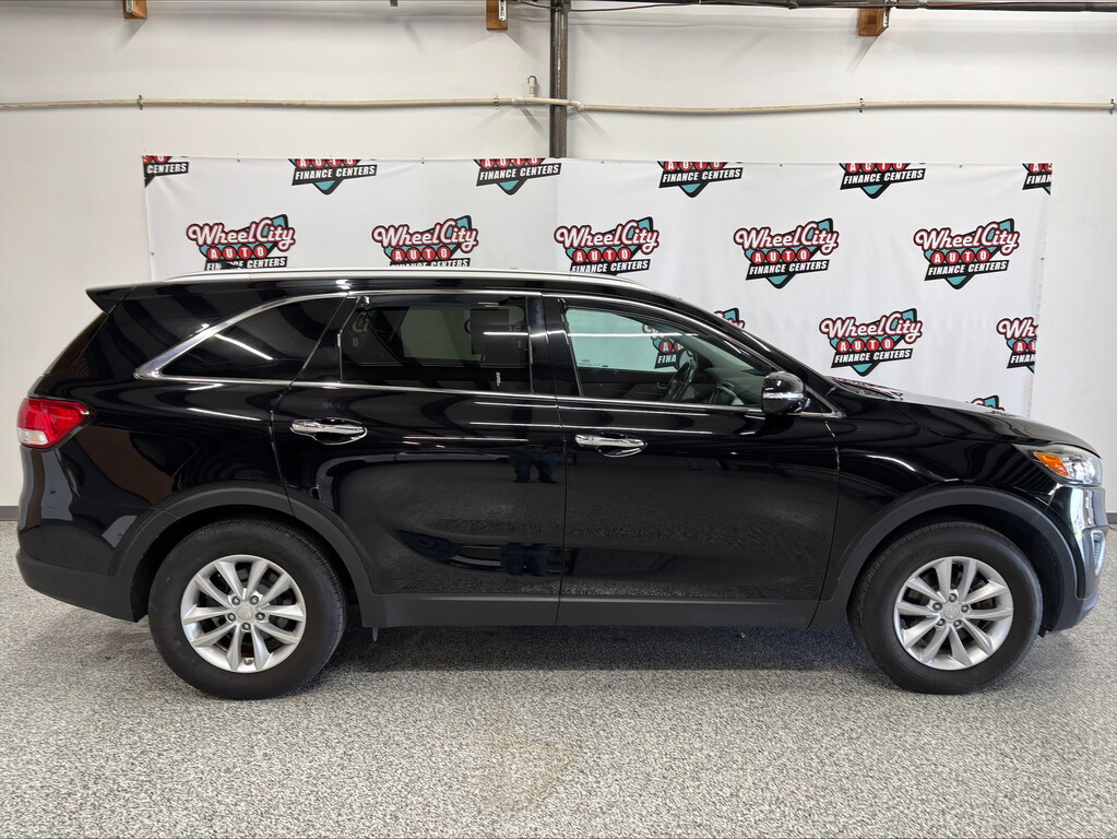 2018 KIA SORENTO LX; L