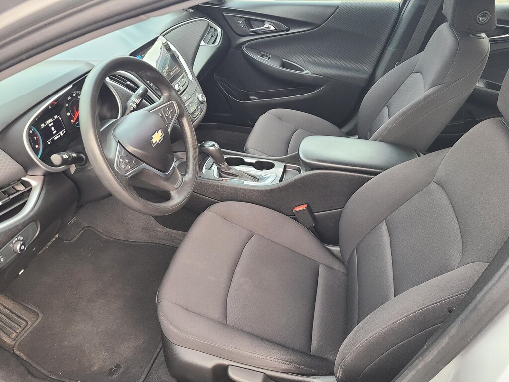 2019 Chevrolet MALIBU LS (1FL)