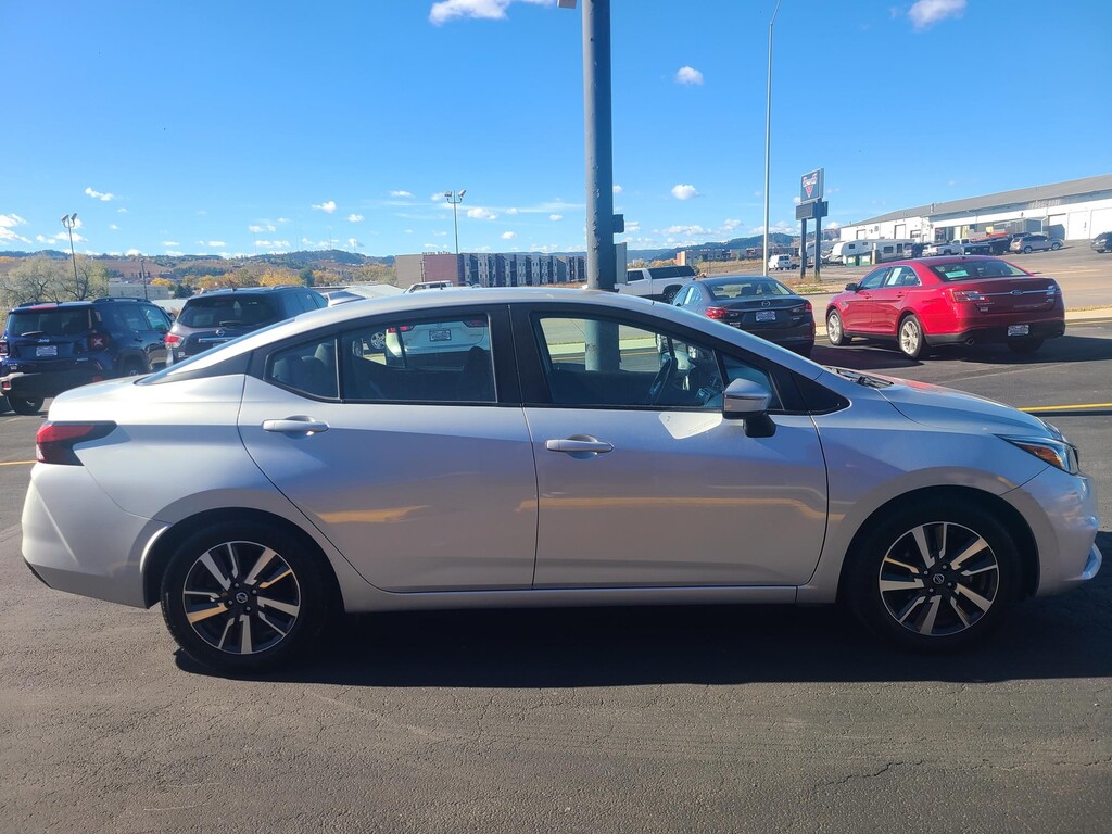 2021 Nissan VERSA SV