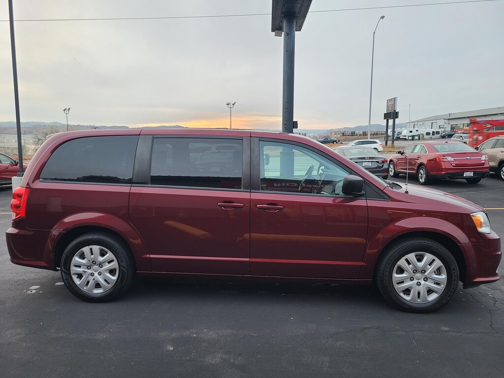 2018 Dodge GRAND CARAVAN SE