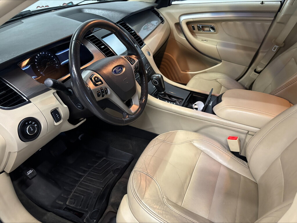 2015 Ford TAURUS SEL