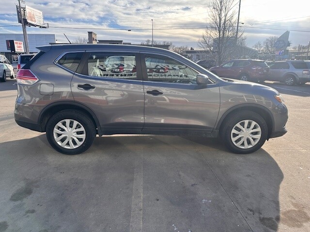 2016 Nissan ROGUE S; SL; SV