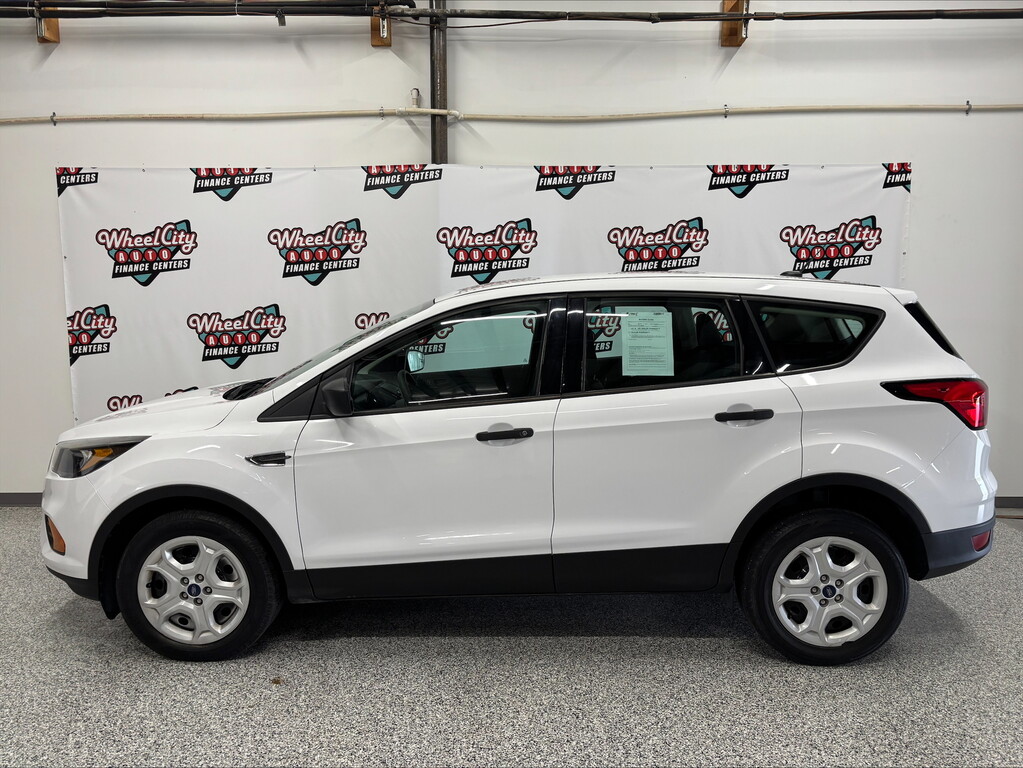 2019 Ford Escape S's photo