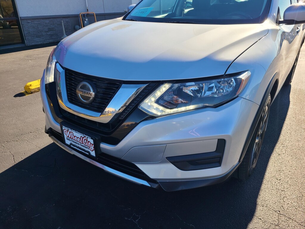 2018 Nissan ROGUE S; SL; SV