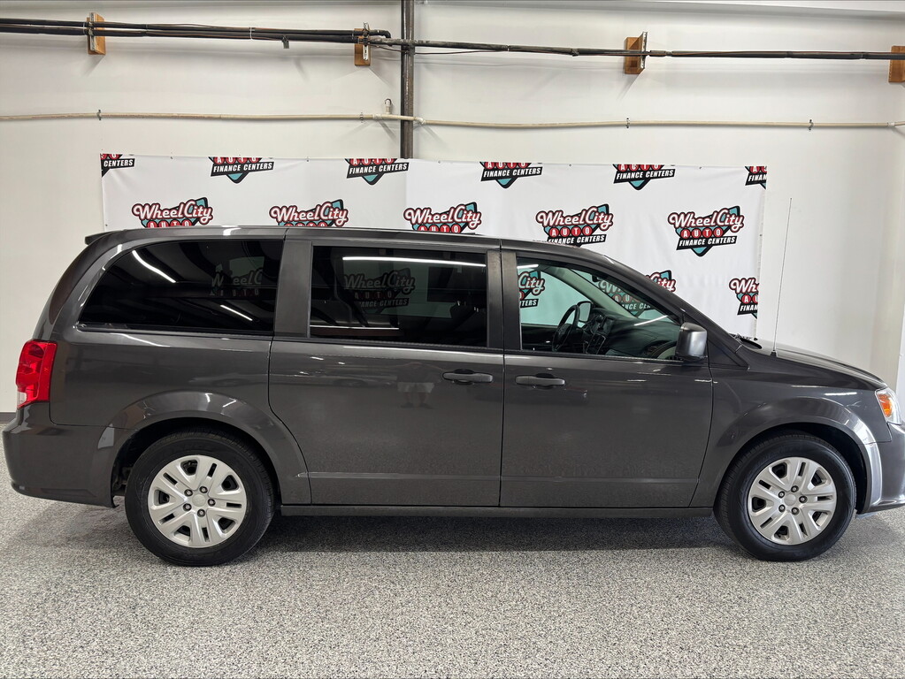 2019 Dodge GRAND CARAVAN SE