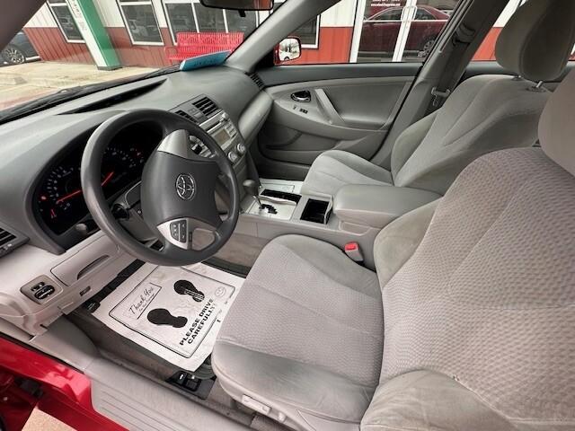 2010 Toyota CAMRY BASE; SE; LE;