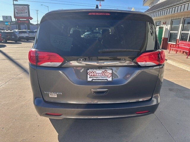 2021 CHRYSLER VOYAGER LXI