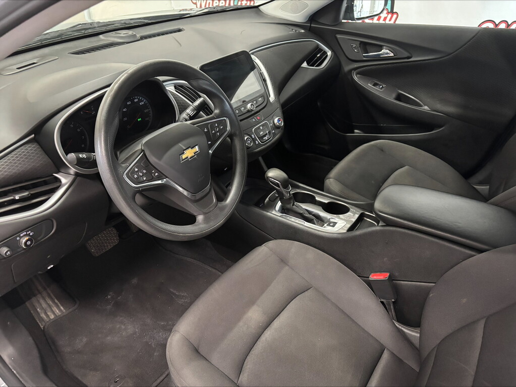 2023 Chevrolet MALIBU LS (1FL)