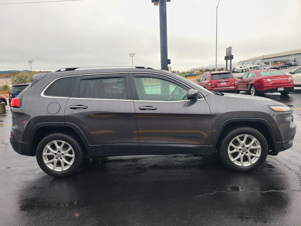 2017 Jeep CHEROKEE LATITUDE