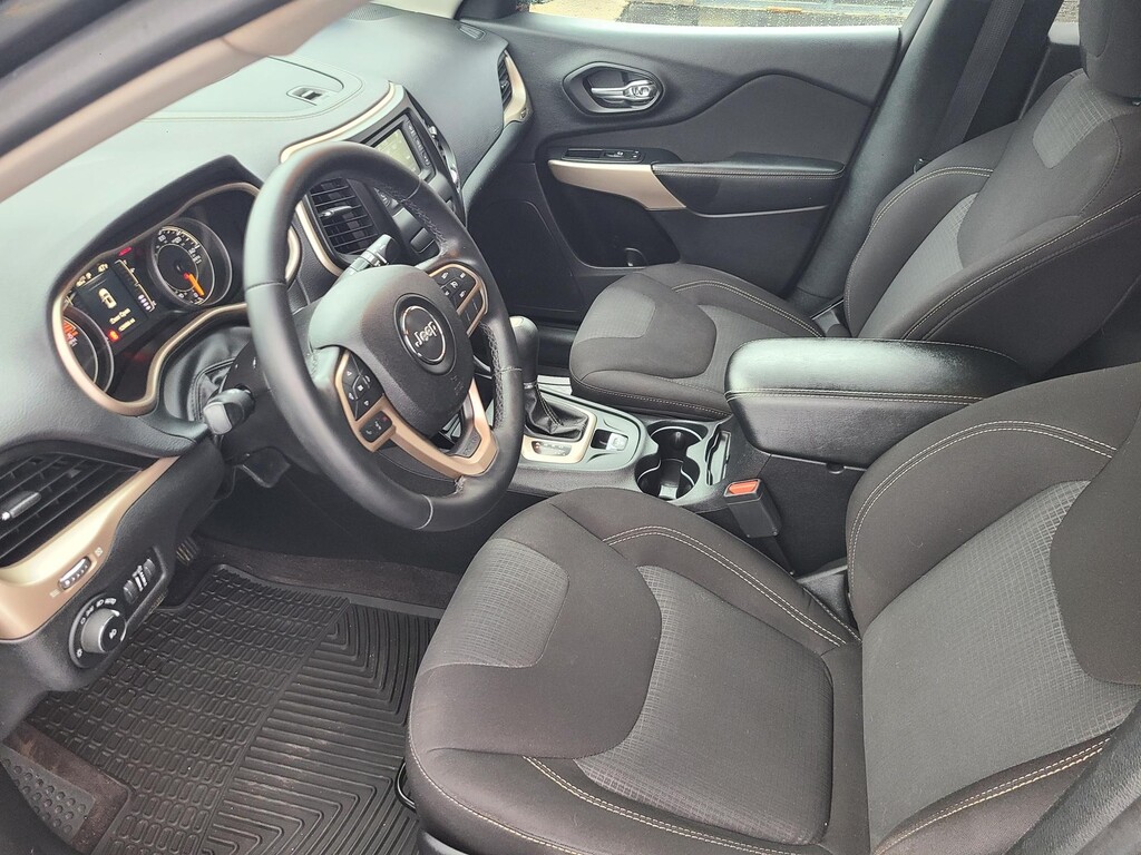 2017 Jeep CHEROKEE LATITUDE