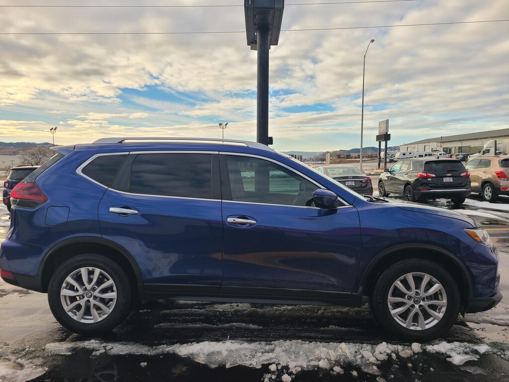 2020 Nissan ROGUE S; SL; SV