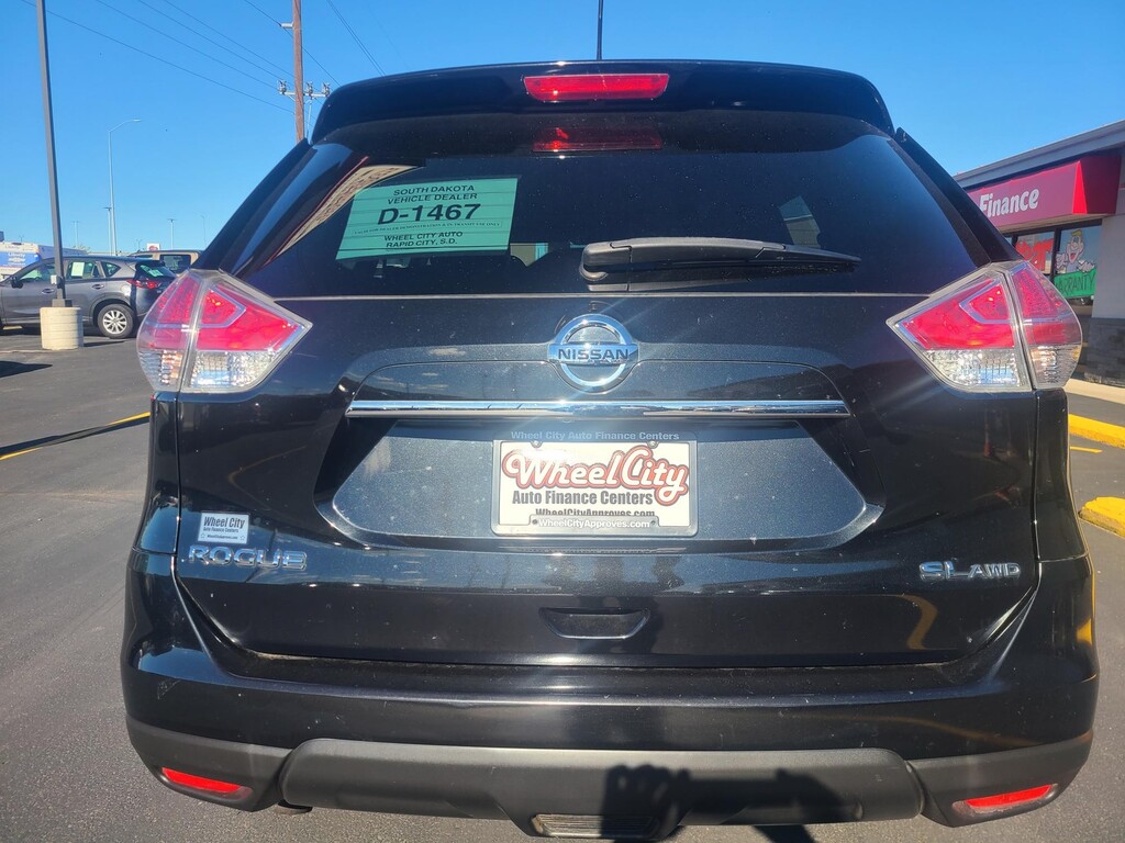 2016 Nissan ROGUE S; SL; SV