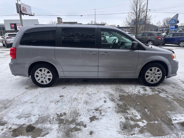 2017 Dodge GRAND CARAVAN SE