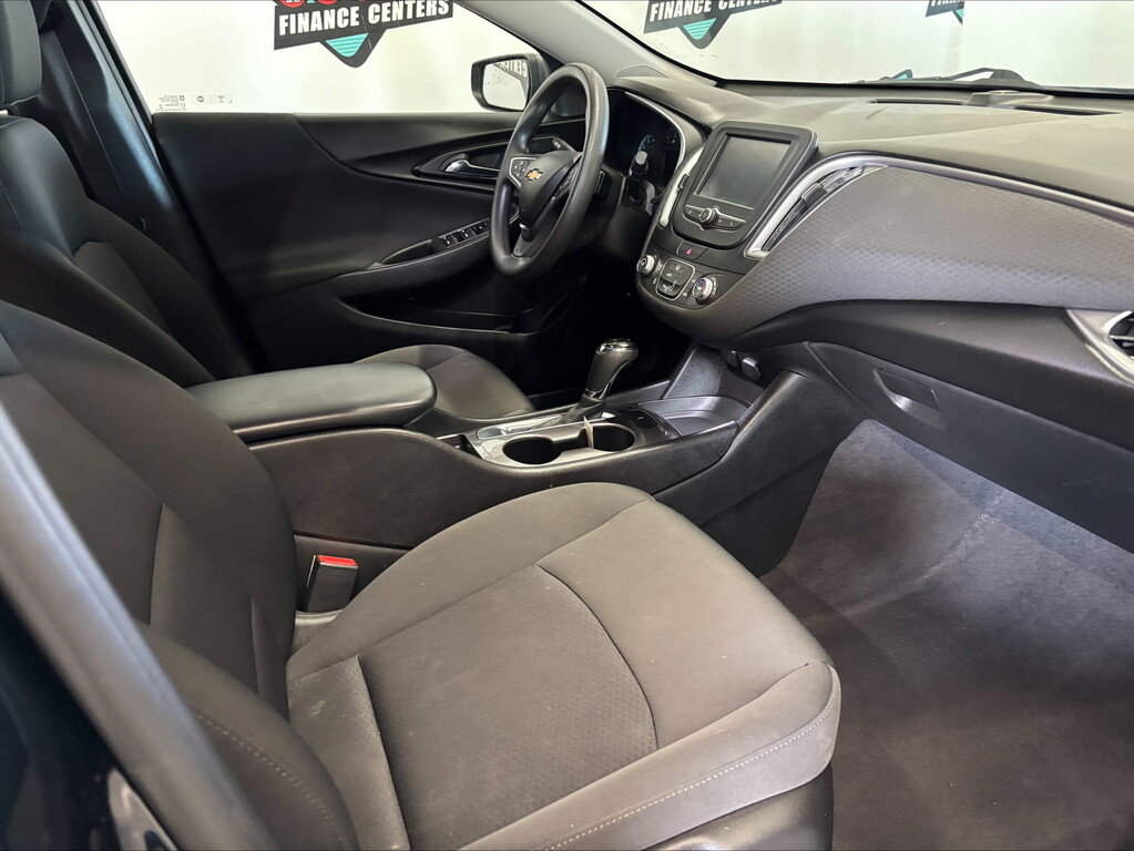 2018 Chevrolet MALIBU LS (1FL)