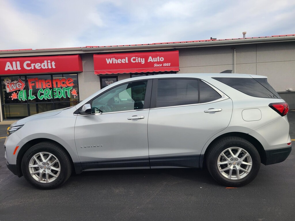 2022 Chevrolet Equinox LT's photo