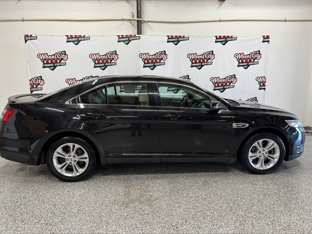 2015 Ford TAURUS SEL