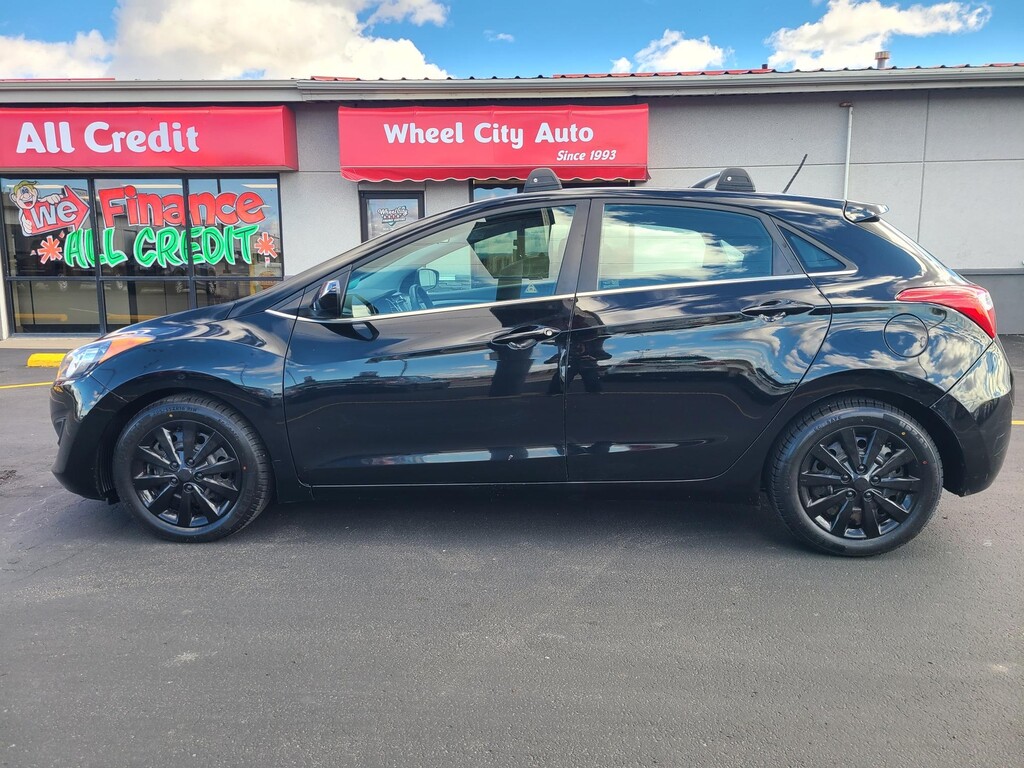 2016 Hyundai Elantra GT Base's photo