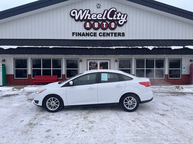 2018 Ford Focus SE's photo