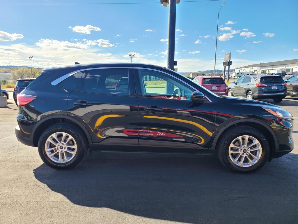2020 Ford ESCAPE SE