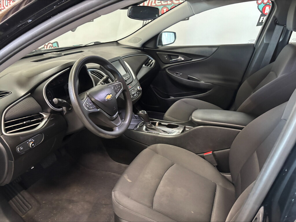 2018 Chevrolet MALIBU LS (1FL)