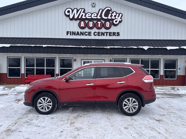 2015 Nissan Rogue SV's photo