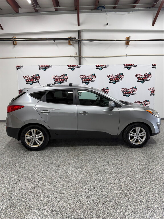 2013 Hyundai TUCSON GLS; LIMITED