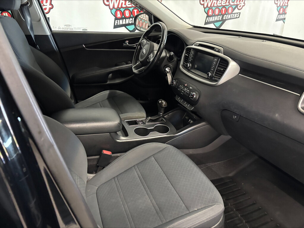 2018 KIA SORENTO LX; L