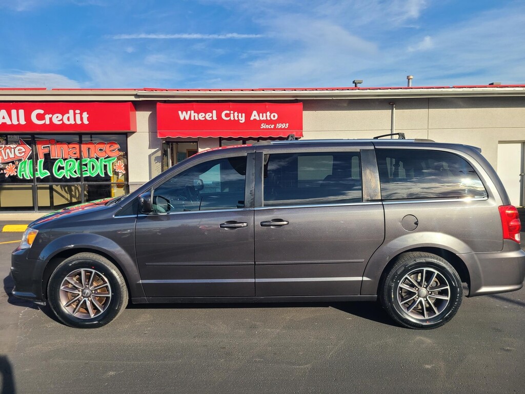 2017 Dodge Grand Caravan SXT's photo