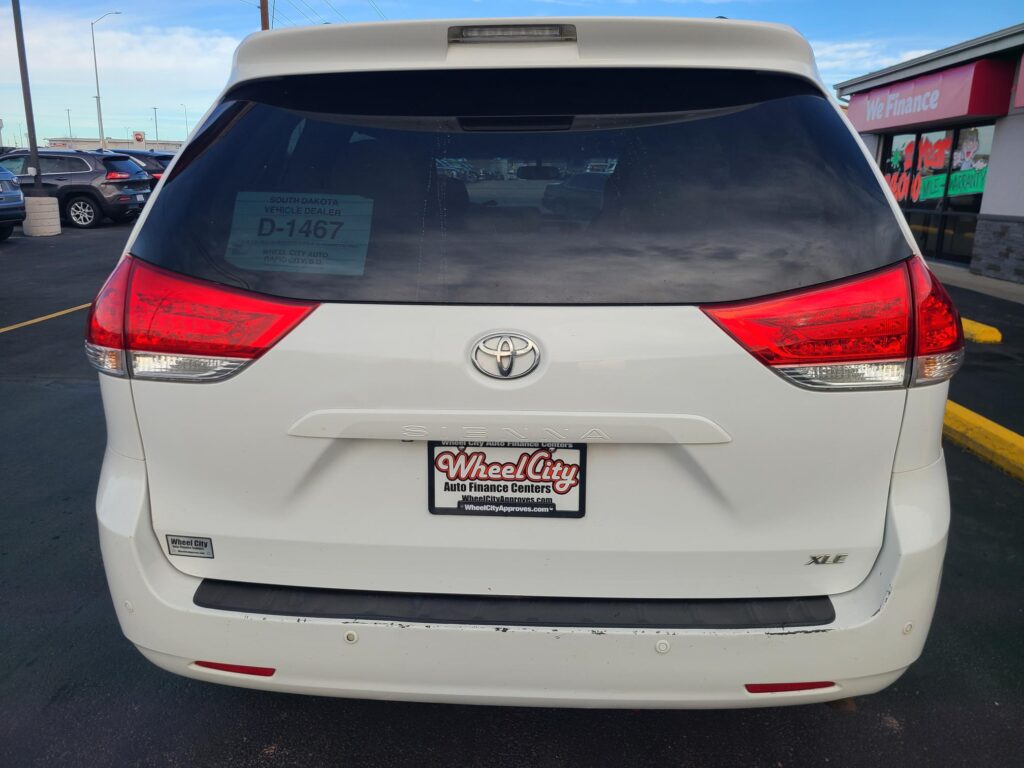 2013 Toyota SIENNA BASE; LIMITED