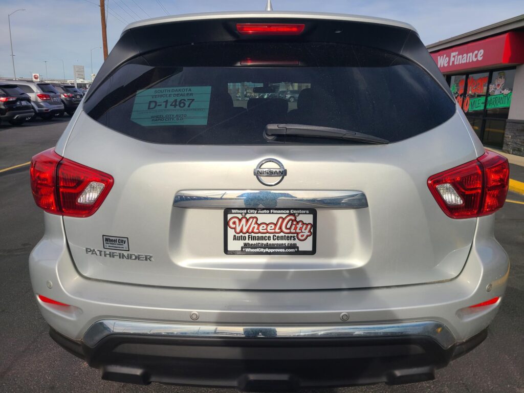 2019 Nissan PATHFINDER S; SL; PL