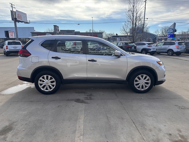 2017 Nissan ROGUE S; SL; SV