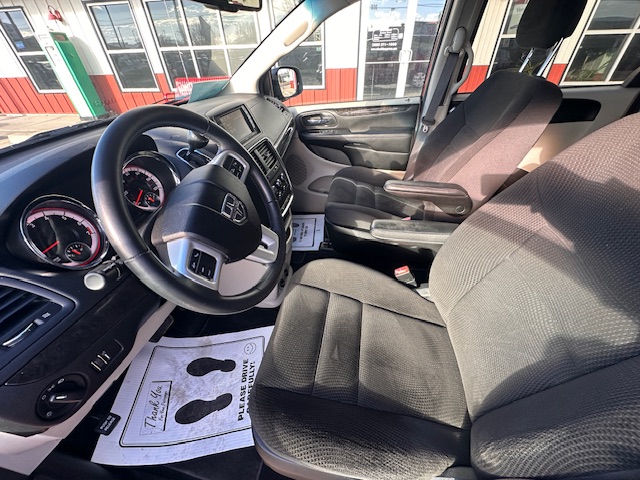 2017 Dodge GRAND CARAVAN SE