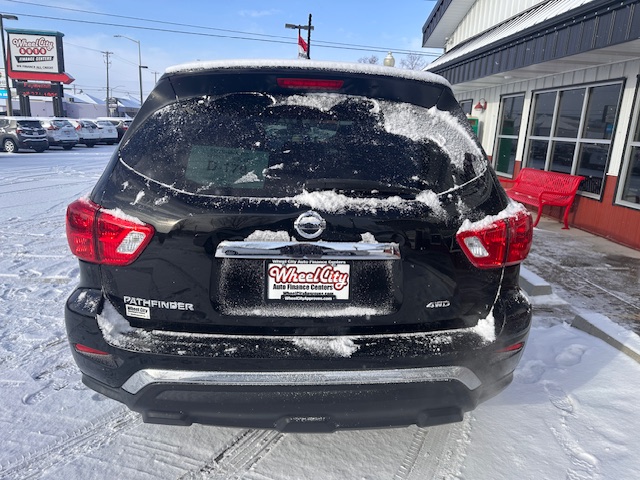 2018 Nissan PATHFINDER S; SL; PL