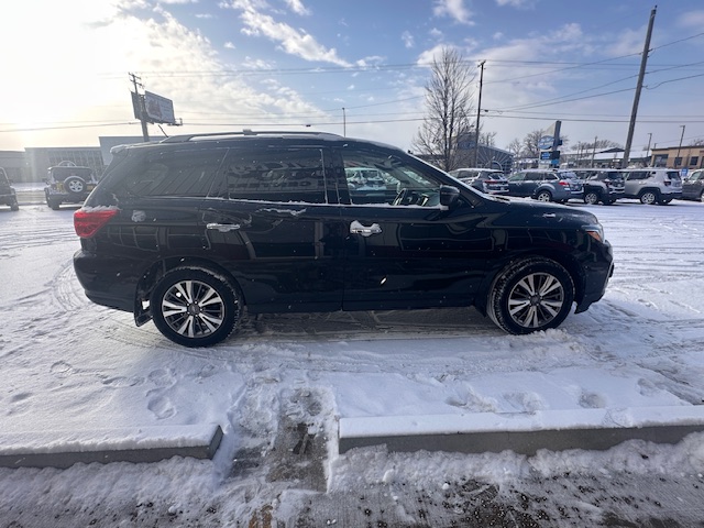 2018 Nissan PATHFINDER S; SL; PL