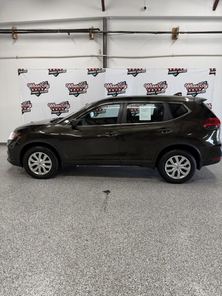 2017 Nissan ROGUE S; SL; SV