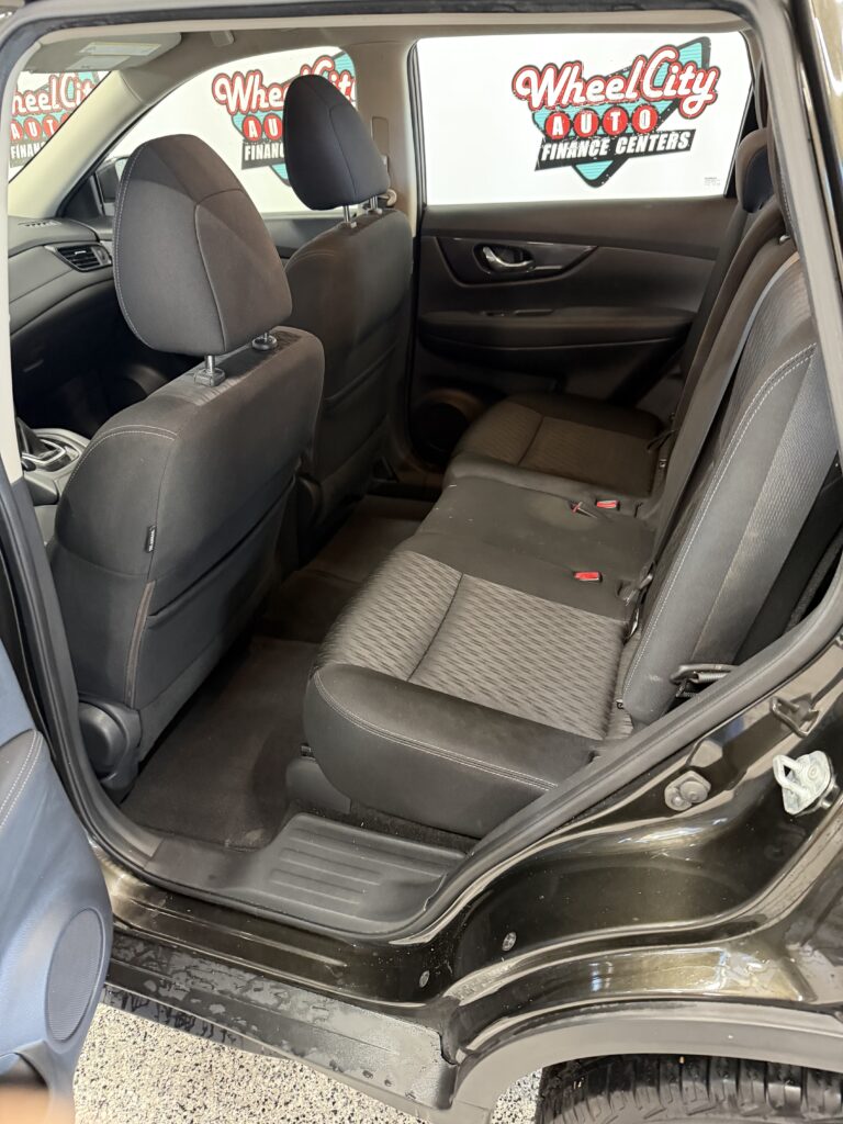 2017 Nissan ROGUE S; SL; SV