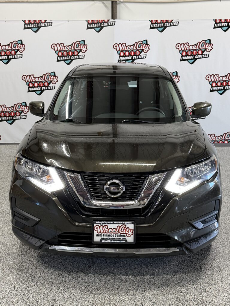 2017 Nissan ROGUE S; SL; SV