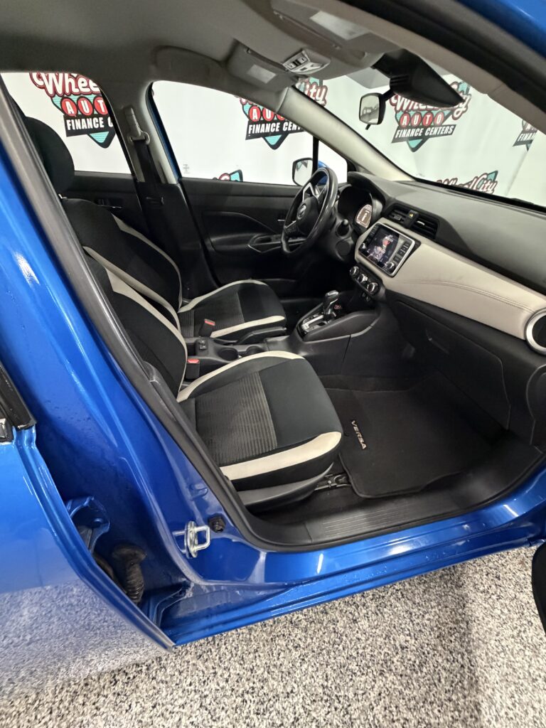 2020 Nissan VERSA SV