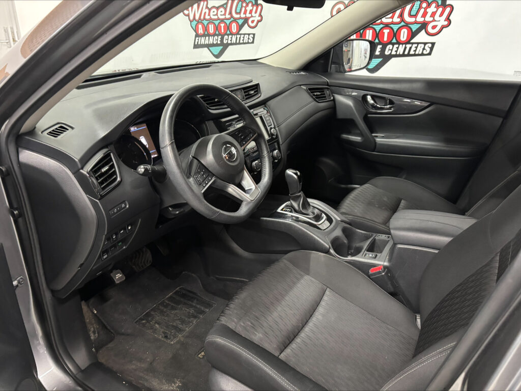 2018 Nissan ROGUE S; SL; SV