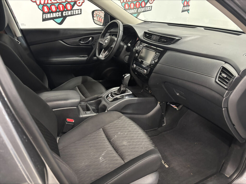 2018 Nissan ROGUE S; SL; SV