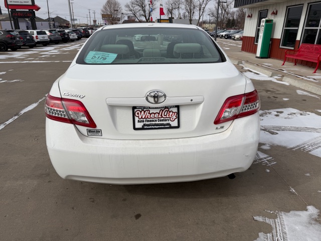 2010 Toyota CAMRY BASE; SE; LE;