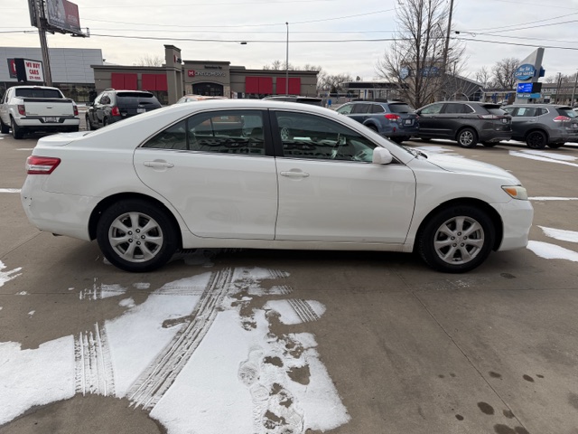 2010 Toyota CAMRY BASE; SE; LE;