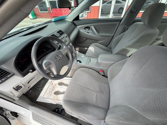 2010 Toyota CAMRY BASE; SE; LE;