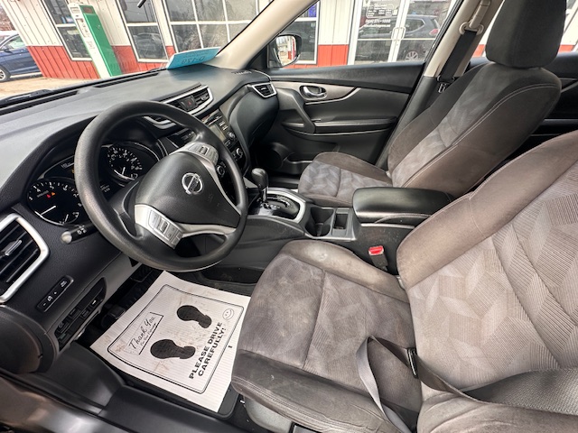 2015 Nissan ROGUE S; SL; SV