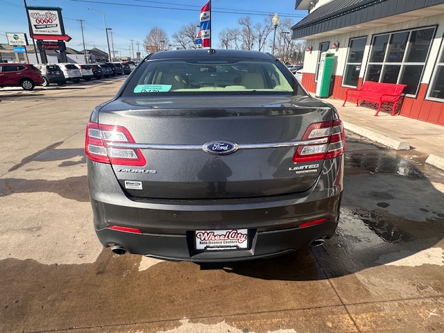2018 Ford TAURUS LIMITED