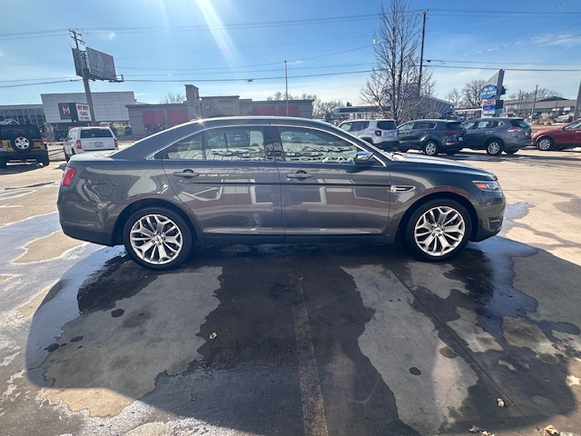 2018 Ford TAURUS LIMITED
