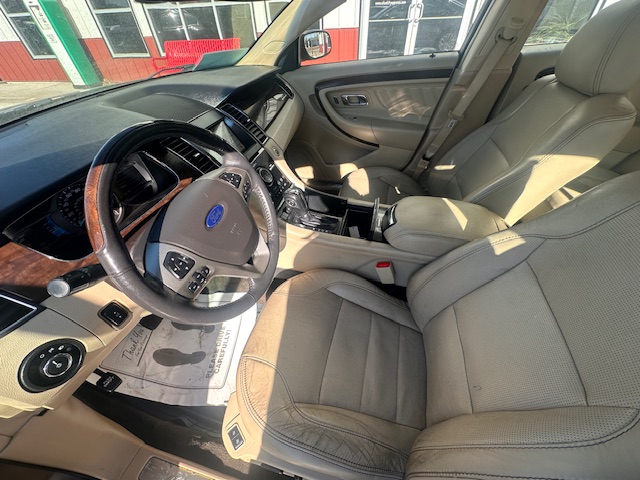 2018 Ford TAURUS LIMITED