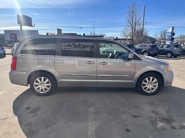 2016 CHRYSLER TOWN & COUNTRY TOURI